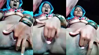 Unsatisfied Gaon Biwi Ungli Daal Pussy Mein Cam Pe Viral