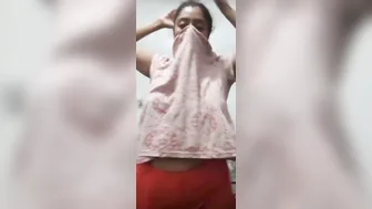 Bhabhi Teasing Boobs Flash Viral At Family Function Selfie