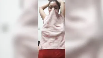 Bhabhi Teasing Boobs Flash Viral At Family Function Selfie