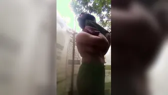 Gaon Ki Bangla Ladki Nangi Nahati Topless Viral Mms Leak