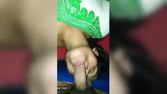 Dehati Mota Lund Chus Rahi Horny Bhabhi In Raw Sexy Video