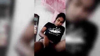 Horny Desi Wifey Fingering Wet Chut In Kitchen Viral Selfie