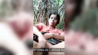 Desi Babe Flashing Dripping Pussy Outdoors Selfie Mms