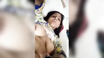 Horny Mature Wife Rubbing Clit Fingering Pussy Selfie Frenzy