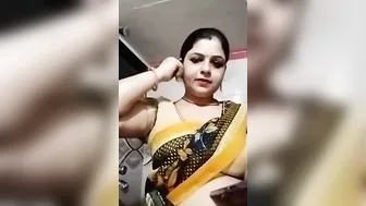 Desi Mom Exposing Boobs Pussy Ass In Kitchen Saree
