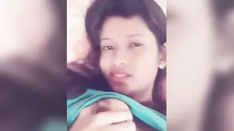 Desi Gf Recording Sexy Nude Selfie Vid For Boyfriend's Dick Tease