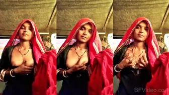 Rajasthani Wife Lifting Blouse Flashing Nude Boobs On Hidden Cam