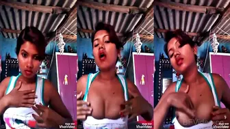Bhojpuri Maal Squeezing Big Boobs Solo In Lungi Selfie