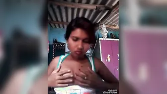 Bhojpuri Maal Squeezing Big Boobs Solo In Lungi Selfie