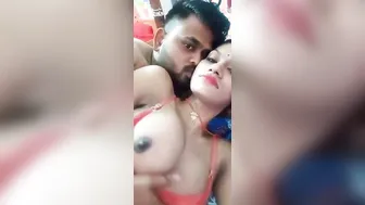 Newlywed Wifey Spreading Shaved Choot For Raw Honeymoon Pound