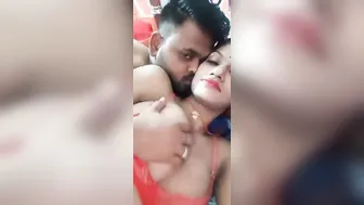 Newlywed Wifey Spreading Shaved Choot For Raw Honeymoon Pound