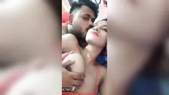 Newlywed Wifey Spreading Shaved Choot For Raw Honeymoon Pound