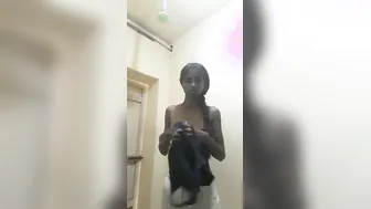 Slim Tamil Babe Teasing Nude Curves Before Bucket Bath