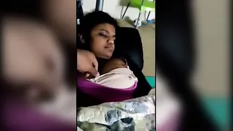 Sri Lankan Big Boob Gf Nude Show In Traditional Blouse