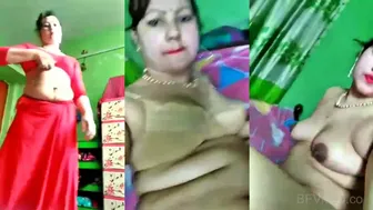 Chubby Desi Housewife Stripping Salwar For Naughty Nude Show