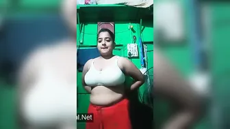 Busty Desi Bhabhi Teasing Massive Boobs In Saree Pallu Drop