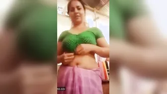 Assamese Bhabhi Leaking Nude Pics And Mms Video