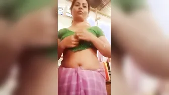 Assamese Bhabhi Leaking Nude Pics And Mms Video