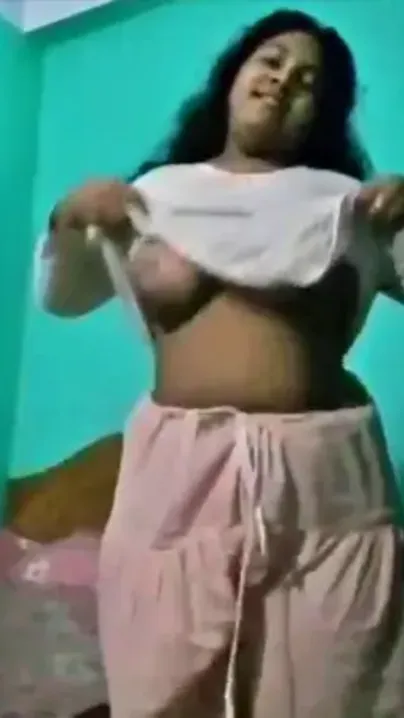 Chubby Bengali Babe's Booby Nude Mms Explodes Online
