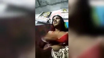 Bangla Housewife Baring Nude Curves In Selfie Mms