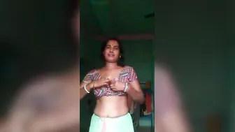 Bangla Housewife Nude Mms Flashing Chut To Spark Lust