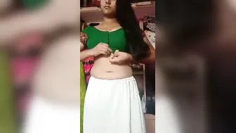 Bengali Girlfriend Stripping Nude In Leaked Mms Video