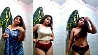 Bangla Hottie Flaunting Perfect Naked Curves In Hut