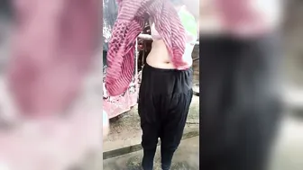 Big Gaand Village Wifey Nude Bathing Backyard Pump Water