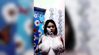Busty Desi Girl Taking Nude Bath Selfie Mms In Her Small Bathroom