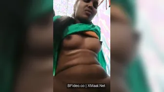 Lover Fingers Dehati Girl's Tight Chut Outdoor In Fields