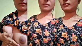 Indore Gf Squeezing Juicy Boobs For Lover's Viral Mms