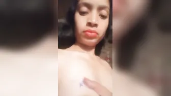 Naughty Desi Babe Twerking Nude In Homemade Selfie Vid