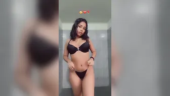 Mumbai Insta Babe Soaping Boobs In Viral Nude Bath Clip