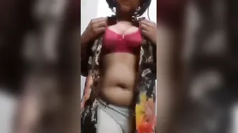 Horny Desi Gf Snapping Nude Selfies Spreading Legs Wide