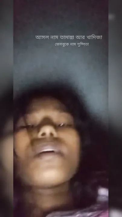 Horny Desi Slut Pissing Wild While Fingering Wet Choot