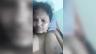 Mature Tamil Milf Caught Nude Cam In Kitchen Saree Drop
