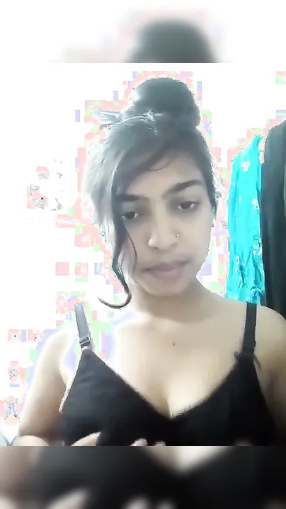 Desi Bhabhi Stripping Naked In Saree Before Viral Bath