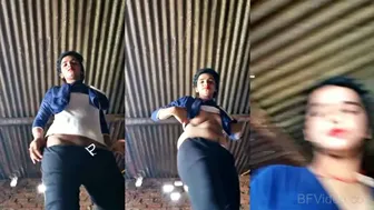 Village Desi Babe Snapping Hot Nude Selfies In Rustic Home