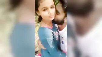 Desi Lovers Outdoor Boob Chusai Viral In Coconut Grove