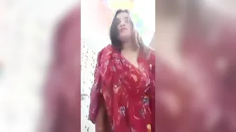 Pakistani Hottie Selfie Flashing Naked Boobs In Burkha Tease Drop