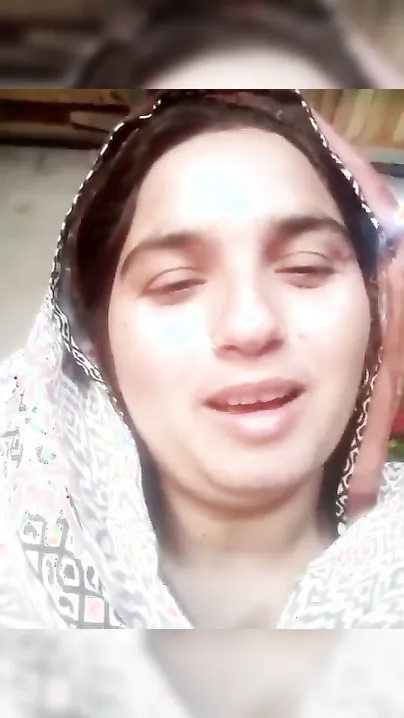 Pathan Bhabhi Flashing Huge Boobs To Secret Lover In Dupatta
