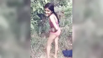 Cute Tamil Babe Topless Flashing Outdoors For Lover's Gaze