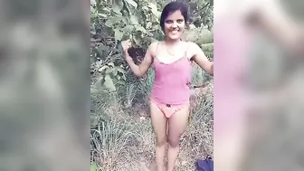 Cute Tamil Babe Topless Flashing Outdoors For Lover's Gaze