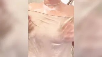 Youtuber Films Naked Bathing Desi Girl Wet Mms Scandal
