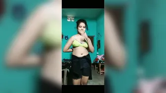 Bengali Babe Flashing Juicy Boobs For Lover's Phone Vid