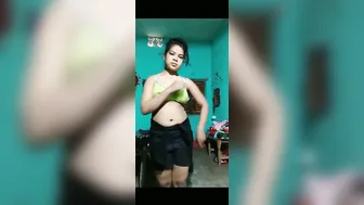 Bengali Babe Flashing Juicy Boobs For Lover's Phone Vid