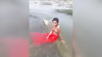 Dehati Couple Nude Bathing Outdoors Caught On Phone Cam
