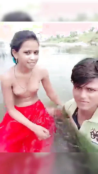 Dehati Couple Nude Bathing Outdoors Caught On Phone Cam