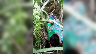 Dehati Pair Rutting Hard In Lush Gaon Grass Field Fuck
