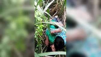 Dehati Pair Rutting Hard In Lush Gaon Grass Field Fuck